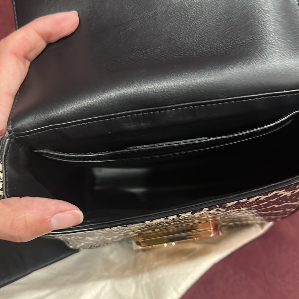 Salvatore Ferragamo Cross Body - Picture 5 of 5